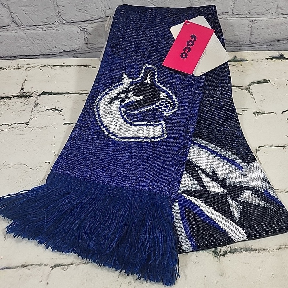 Foco Vancouver Canucks NHL Hockey Fan Scarf Warm Winter Fan Gear New With Tags